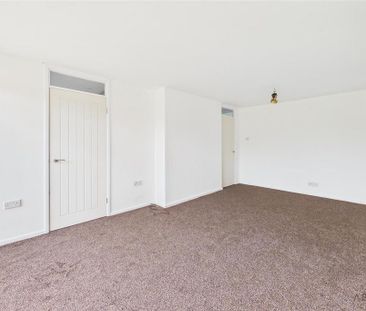 2 bedroom semi-detached bungalow to rent - Photo 3