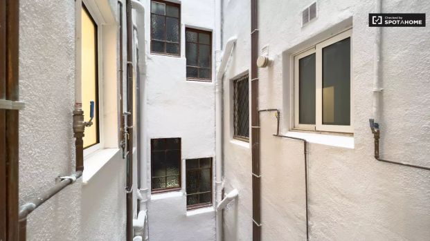 3-bedroom apartment for rent in Sant Antoni, only workers, bills included - Photo 1