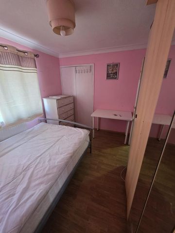 1 bedroom in a house share to rent - Photo 5