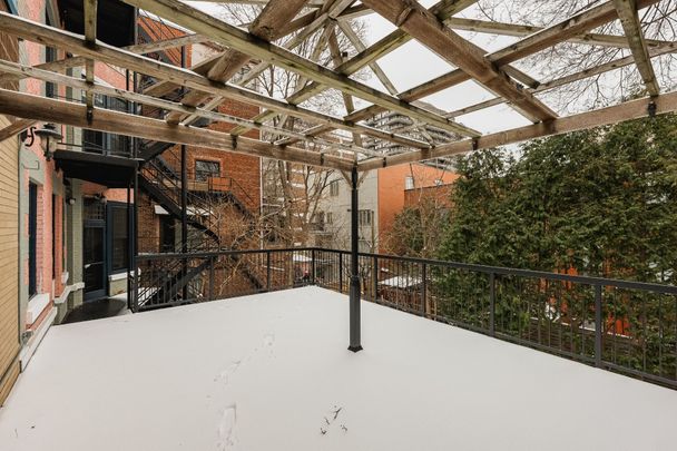 1570 Av. des Pins O., #B - Photo 1