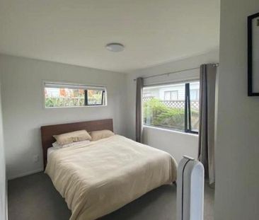 Charming 2-Bedroom Home in a Prime Coastal Location - Photo 2