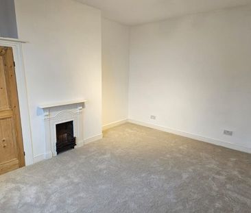 Park Crescent, Armley, Leeds, LS12 3NL - Photo 4