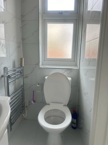 Studio Flat, Park Road, IG1 - Photo 3