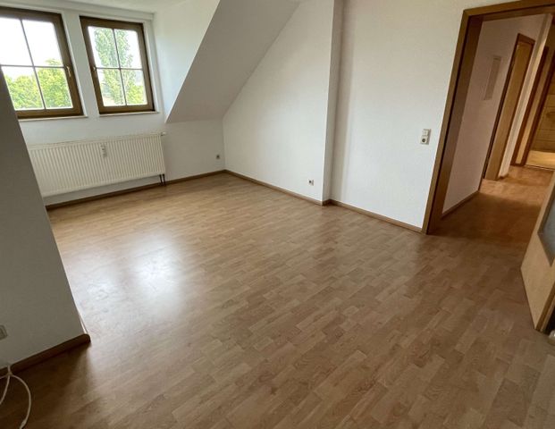 Wohnen CITY-nah im DG - Bad mit Wanne ! - Foto 1