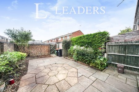 3 bedroom house to rent Greenfield Close, Dunstable, Bedfordshire, LU6 - Photo 5