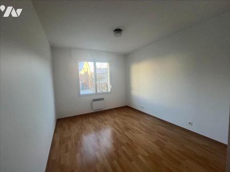 APPARTEMENT T3 - CENTRE BOURG LE RHEU - Photo 3