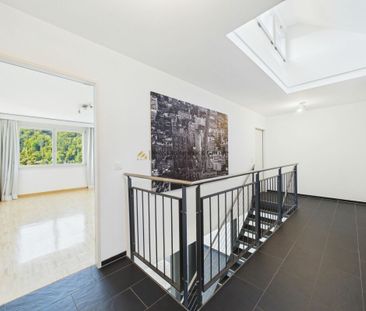 Maison mitoyenne exclusive de 5,5 pièces dans un endroit ensoleillé... - Foto 2