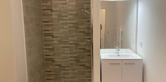 Location Appartement 2 pièces 41m² LORMONT 33310 - Photo 2