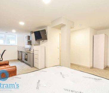 All Bills Included! Available January! Studios, Victoria Street, De... - Photo 1