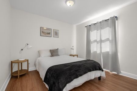 For Lease - 16 GOLDEN Boulevard Unit# Main, Welland, Ontario - Photo 5