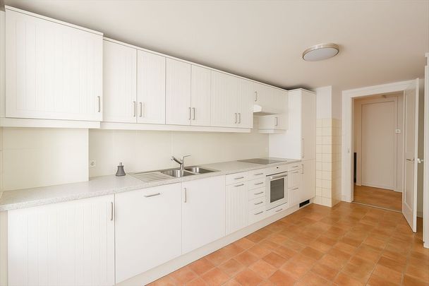 Charming 2-room renovated apartment in Latena - Photo 1