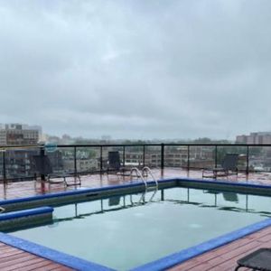 Grand / Big “ 4 1/2 “ au centre ville/ in downtown - Photo 2