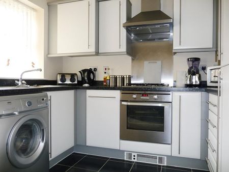 2 bedroom flat to rent - Photo 4