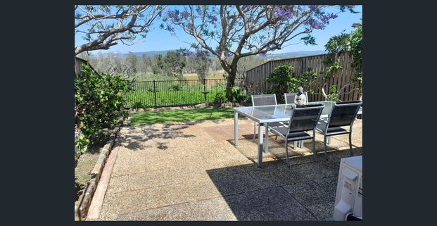 Beautifully presented townhouse in quiet up-market gated community of The Avenues on Palm Meadows Drive, Carrara. - Photo 1