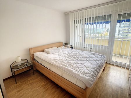 Lovely 2.5 room apartment partially furnished - Photo 3