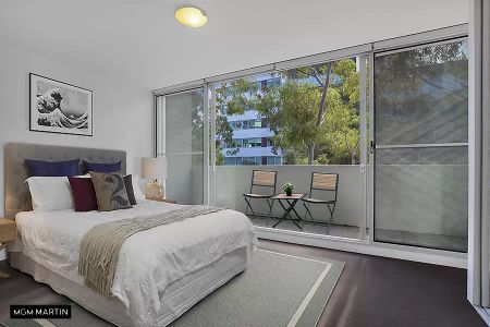 MGM MARTIN - AIR CONDITIONED THREE BEDRROM TOWNHOUSE + Self contained office/bedroom - Photo 3