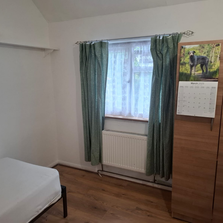 1 bedroom in a house share to rent - Photo 1