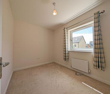 4 bedroom detached house to rent - Photo 4