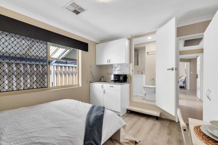 Port Kennedy - Photo 3