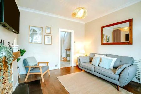 3 bedroom terraced house to rent - Photo 2