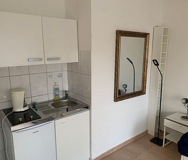 Miete inkl. Nebenkosten: 900 € pro Monat, plus Strom, inkl. Heizung - Foto 1