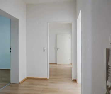 Helle 3-Zimmer-Erdgeschosswohnung mit Balkon in gepflegtem Mehrfami... - Photo 2