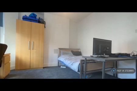 4 bedroom terraced house to rent - Photo 5