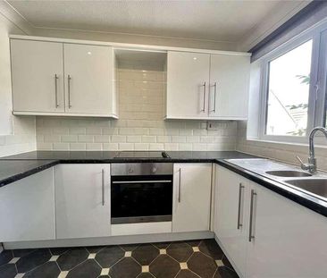 Chedworth Close, Ecton Brook, Northampton, Northamptonshire, NN3 - Photo 4