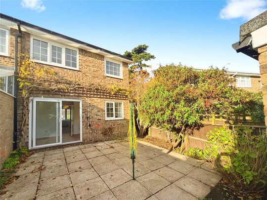 3 bedroom semi-detached house to rent - Photo 1