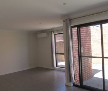 Cozy family home! - Photo 6