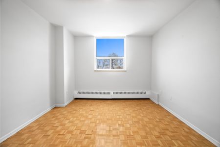 For Lease - 100 Rowena Drive Unit# 914, Toronto, Ontario - Photo 2