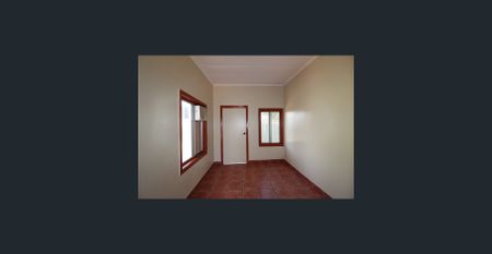 Parkside Pretty - Photo 2