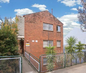 Well-Maintained Unit in Convenient Annandale Location - Photo 4