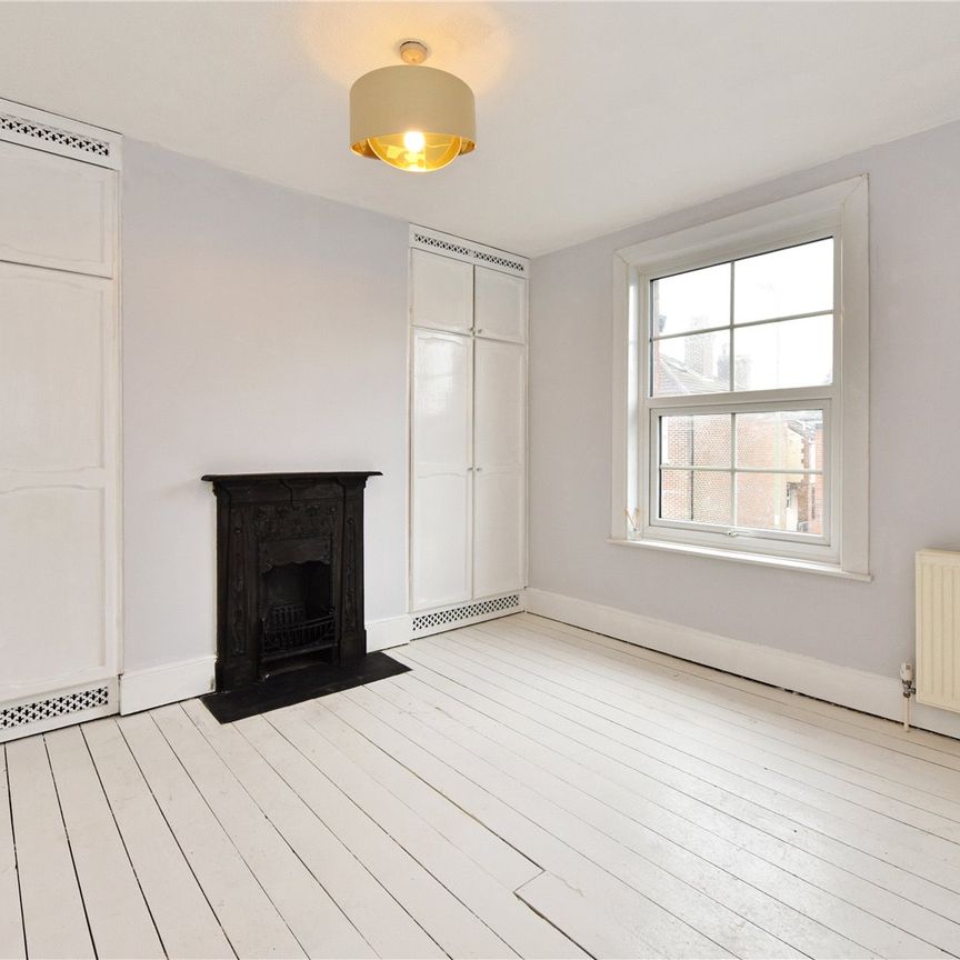 2 bedroom cottage to rent Wickham Road, Fareham, Hampshire, PO16 - Photo 1