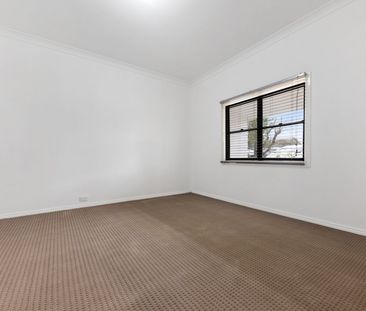 Refurbished Family Home with Huge Rear Yard - Photo 3