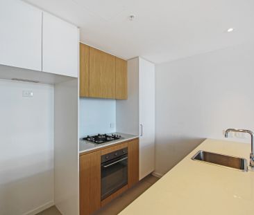 Sunny with Convenience! New Carpet! - Photo 5