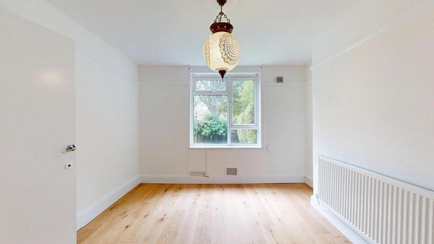 3 bedroom flat to rent - Photo 1