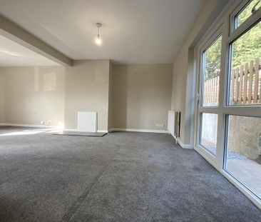 2 bedroom end of terrace house to rent - Photo 4
