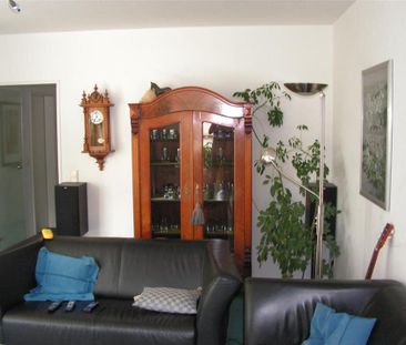 Gemütliche 2,5 Zimmerwohnung mit Balkon in ruhiger und grüner Umgeb... - Photo 2