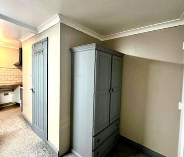 Studio Flat, Torrington Road, RG2 - Photo 1