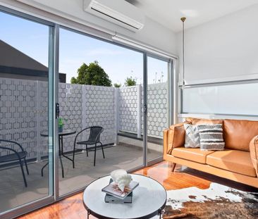 8/5 Queen Street, Essendon VIC 3040 - Photo 2