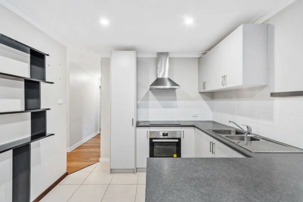 A blend of convenience and modern appeal. - Photo 1