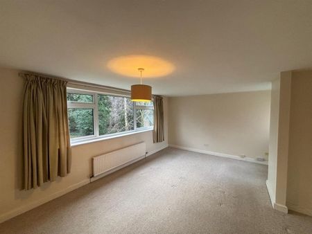 4 BED House To rent - Photo 4