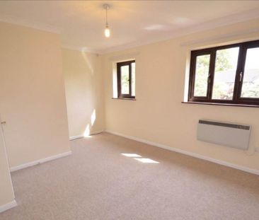 2 bedroom semi-detached house to rent - Photo 2
