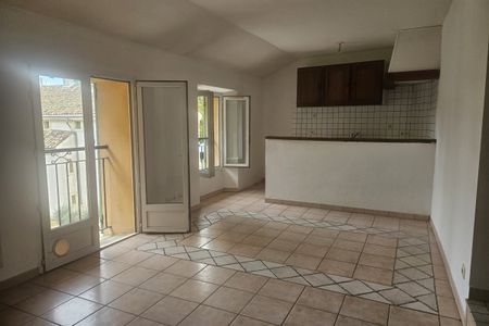 Camaret sur Aigues centre, T3 avec cave - Photo 4