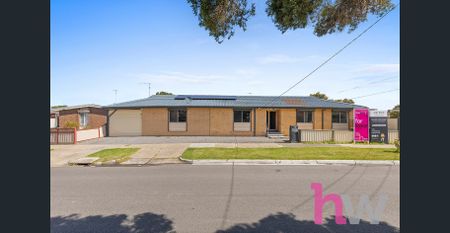 Large family home! - Photo 4