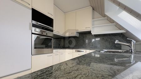 QUIET, LIGHT-FLOODED AND FULL OF CHARM - Foto 2