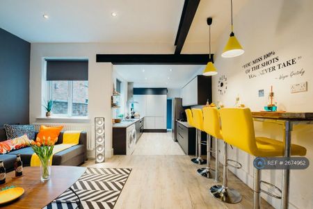 6 bedroom terraced house to rent - Photo 5