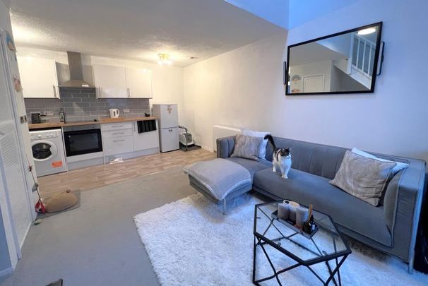 Willowmead Close, Woking, Surrey, GU21 - Photo 1