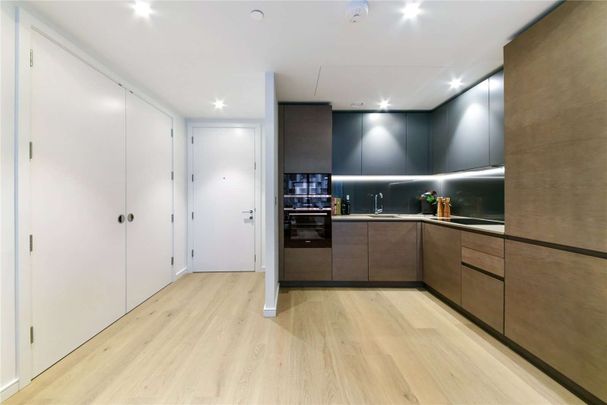 10 George Street: Modern waterside apartments in the Heart of Wood Wharf with outstanding connectivity into Central London and 6,000 sq ft of Premium Amenities - Photo 1